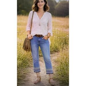 Chico’s 2.5 sz 14 Cropped Jeans Denim Embroidered Bling Capri bohemian festival